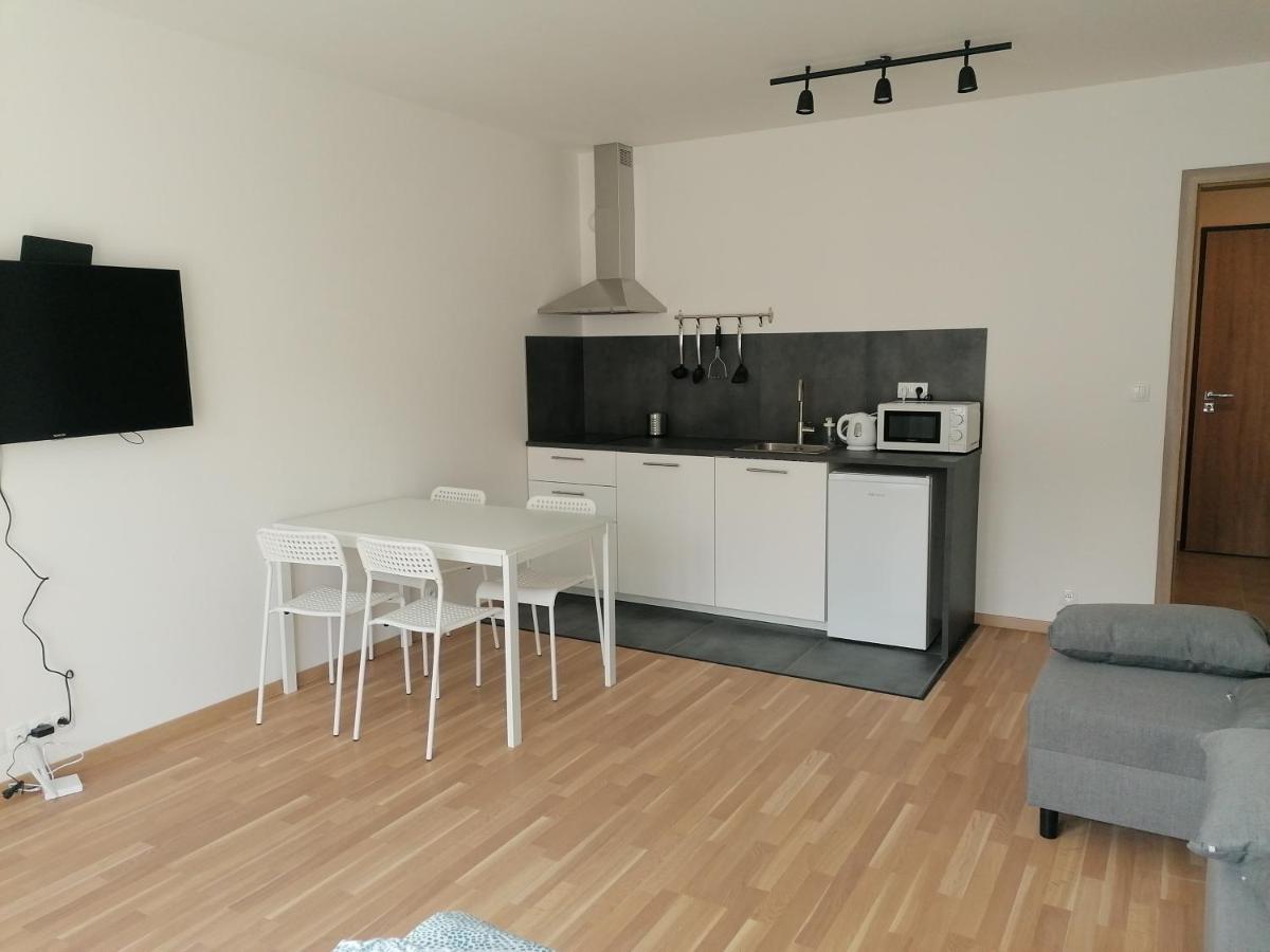 Brand New One Bedroom Apartment #54 In Brand New Building With Free Parking Praga Exterior foto